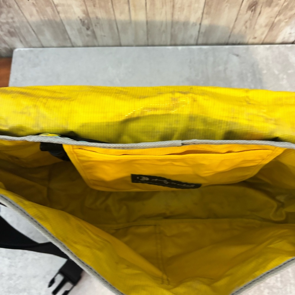 Andy Warhol Revolver Print Pop Art Canvas Messenger Bag - Picture 7 of 9